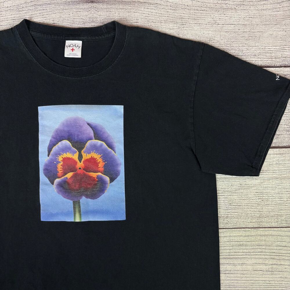 Noah NYC Flower Graphic Streetwear T-shirt
